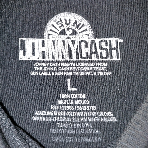 Sun Records Company Unisex Johnny Cash The Man in Black Tee Sz. L - Picture 6 of 7